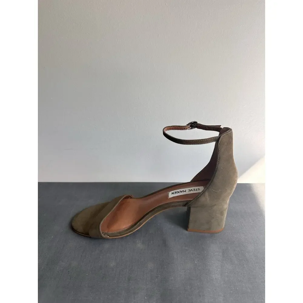 Steve Madden Size 8M Olive Green Irenee Chunk Heel Ankle Strap Block 2.5 Leather
